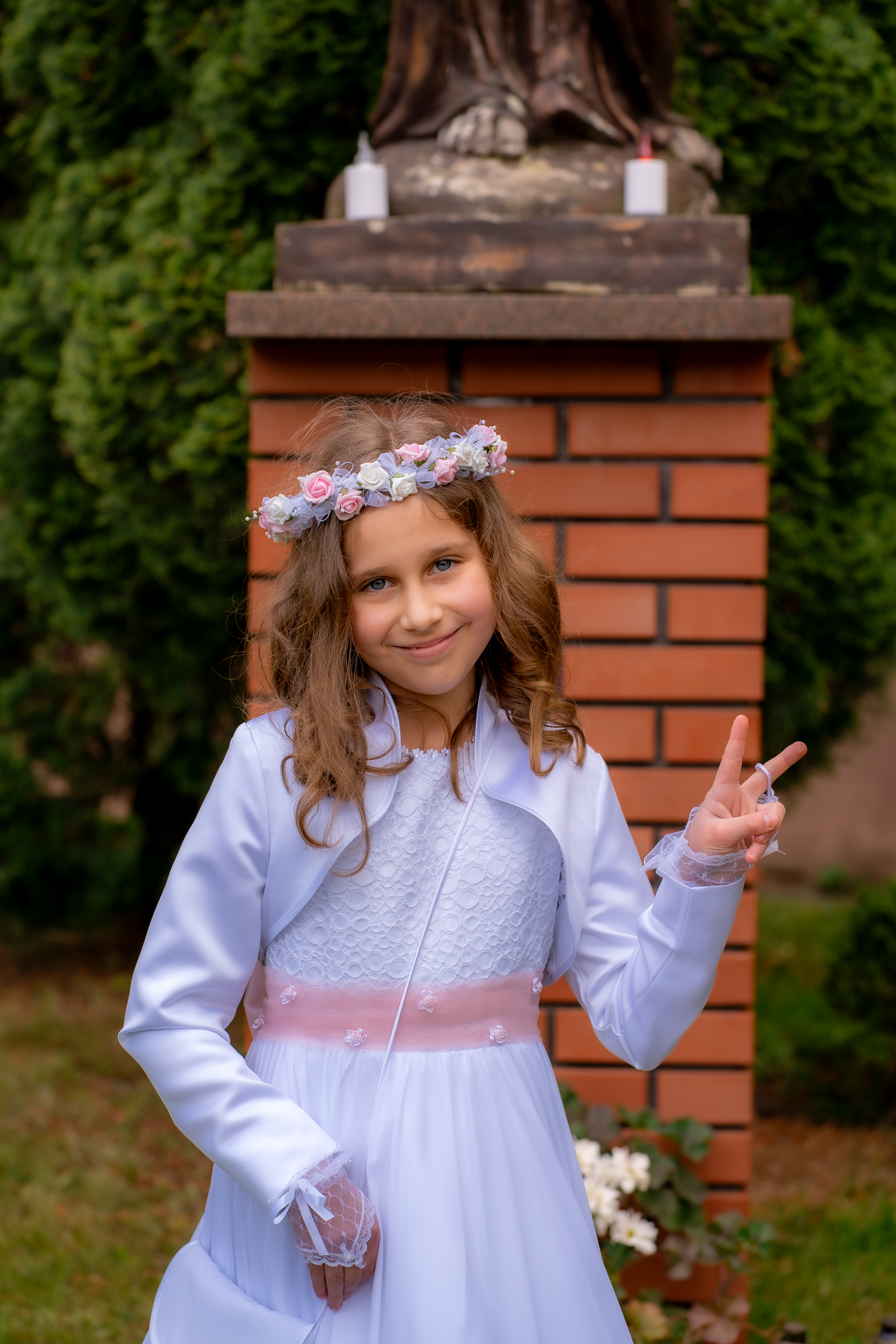 Reportaż komunijny — ujęcie w kościele